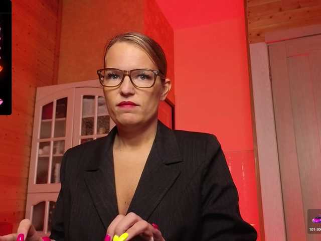 sweeteve050's BongaCams show and profile