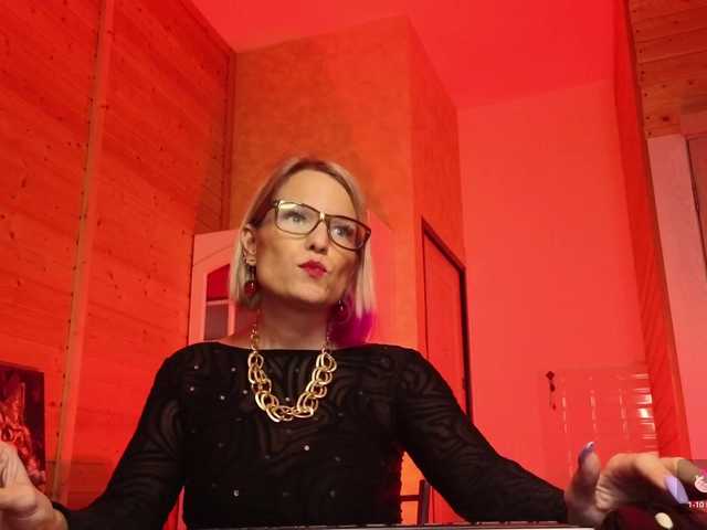 sweeteve050's BongaCams show and profile