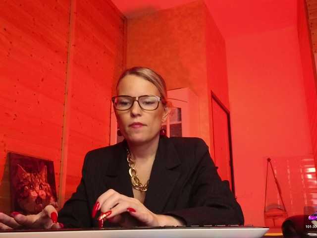 sweeteve050's BongaCams show and profile