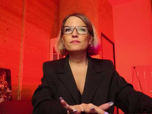 sweeteve050's BongaCams show and profile