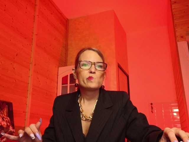 sweeteve050's BongaCams show and profile