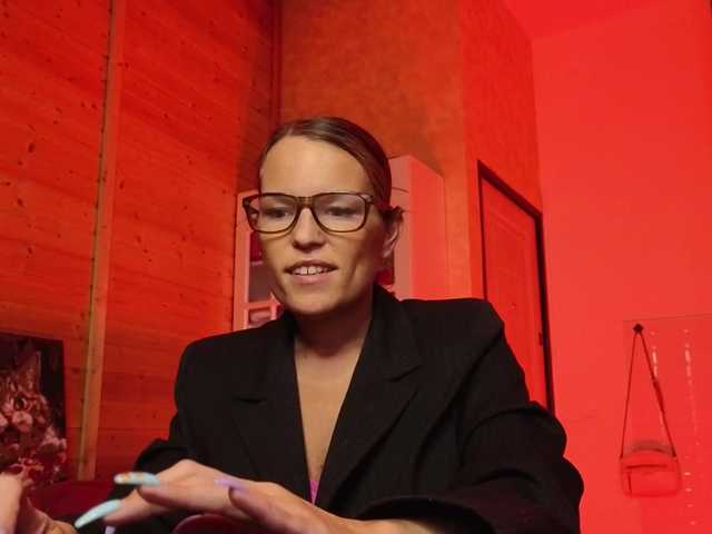 sweeteve050's BongaCams show and profile