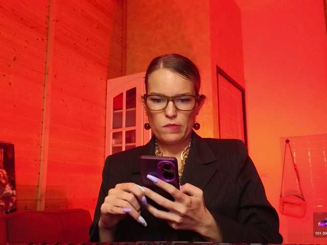 sweeteve050's BongaCams show and profile