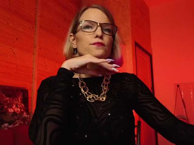 sweeteve050's BongaCams show and profile