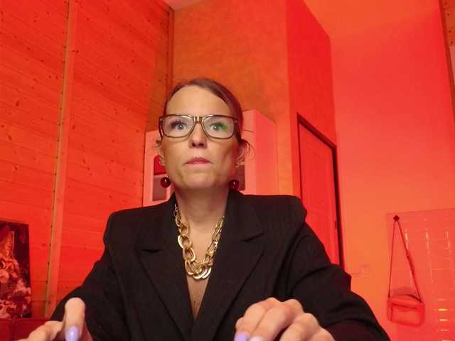 sweeteve050's BongaCams show and profile