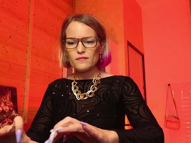 sweeteve050's BongaCams show and profile