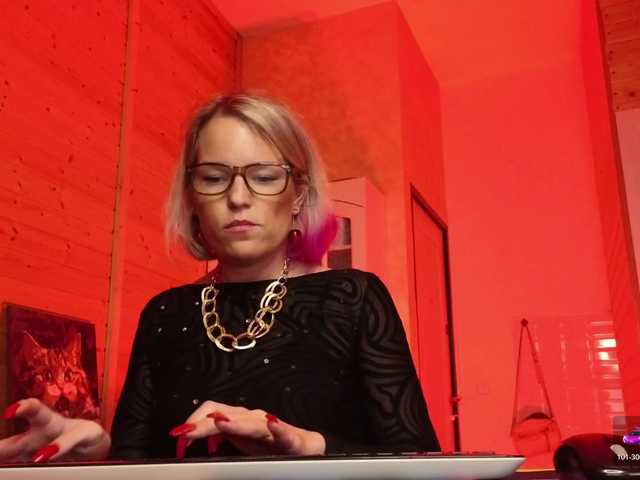 sweeteve050's BongaCams show and profile