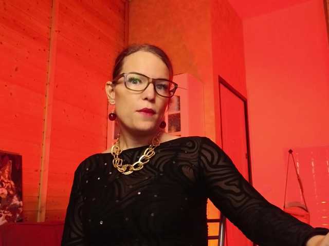 sweeteve050's BongaCams show and profile