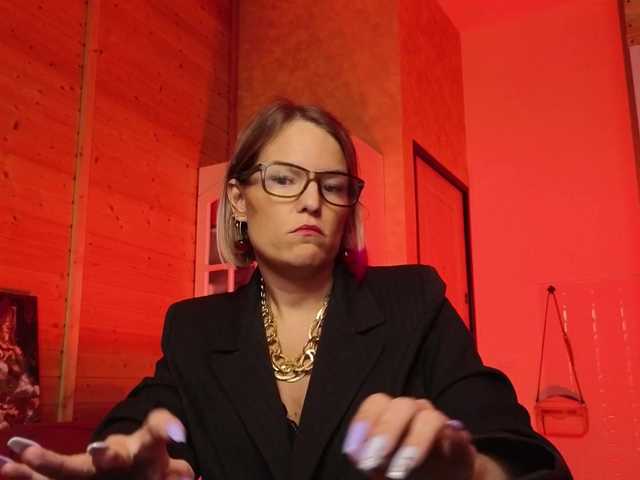 sweeteve050's BongaCams show and profile