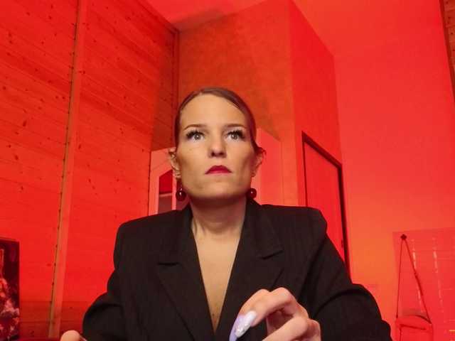 sweeteve050's BongaCams show and profile