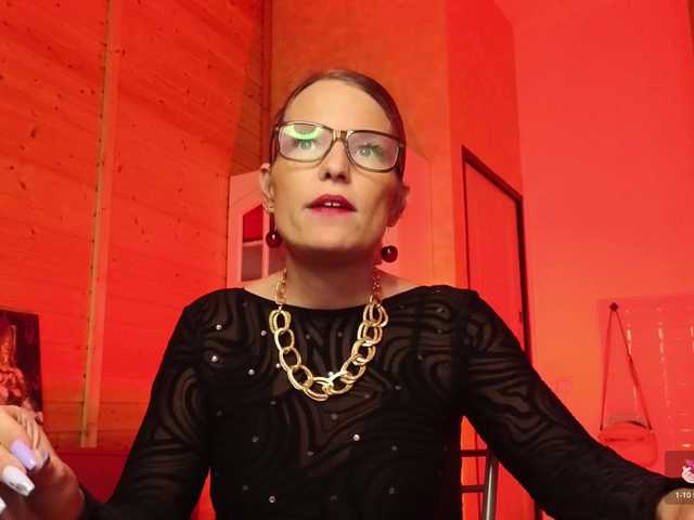 sweeteve050's BongaCams show and profile