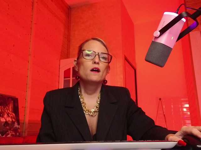 sweeteve050's BongaCams show and profile