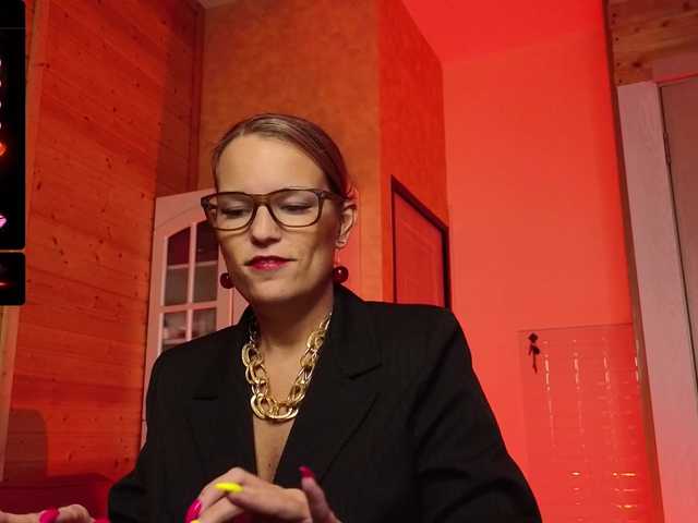 sweeteve050's BongaCams show and profile