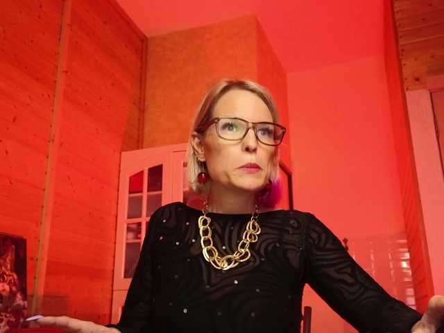 sweeteve050's BongaCams show and profile