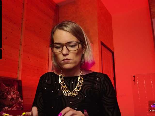 sweeteve050's BongaCams show and profile