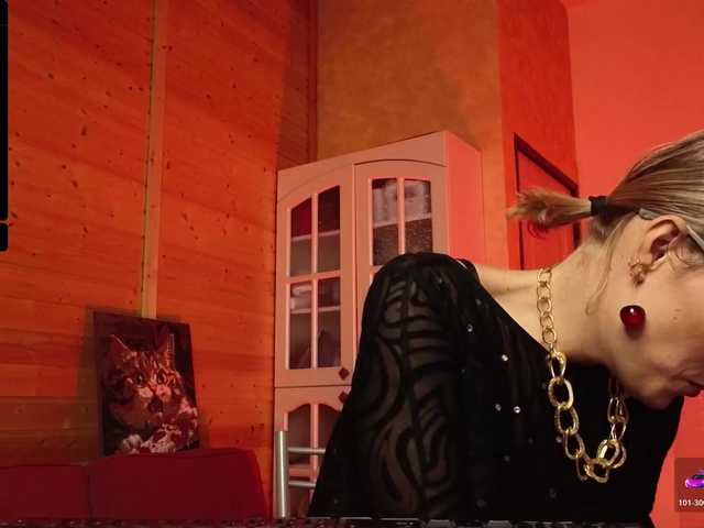 sweeteve050's BongaCams show and profile