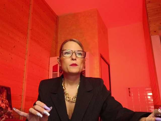 Findom_Lady_Shine webcam