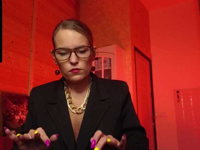 sweeteve050's BongaCams show and profile