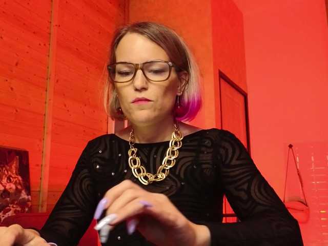 sweeteve050's BongaCams show and profile