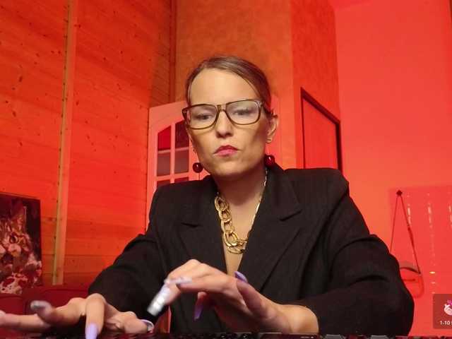 Preview of findom_lady_shine