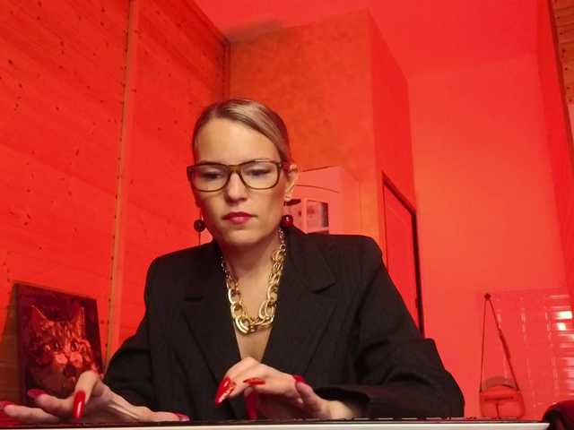 sweeteve050's BongaCams show and profile