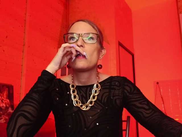 sweeteve050's BongaCams show and profile