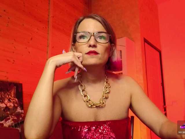 Findom_Lady_Shine webcam