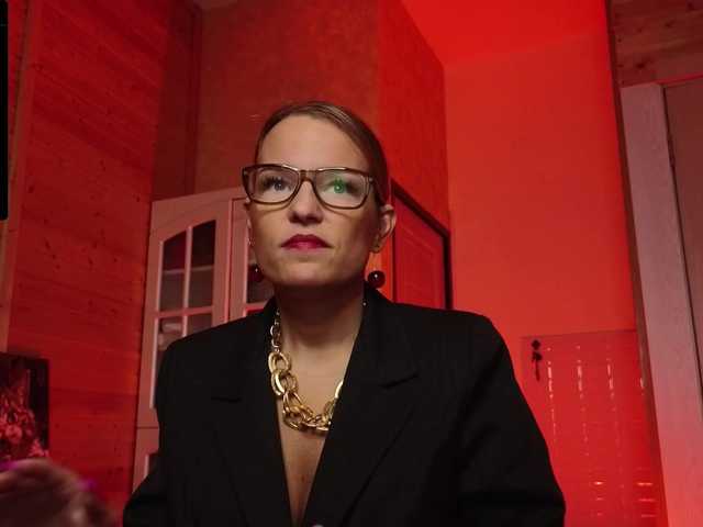 sweeteve050's BongaCams show and profile