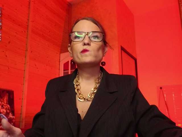 sweeteve050's BongaCams show and profile