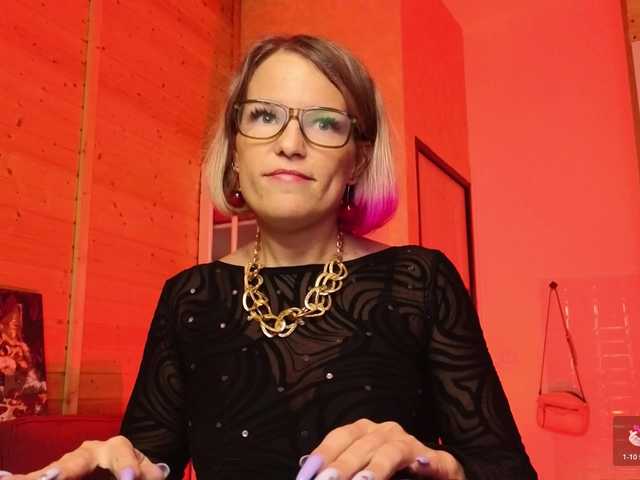 sweeteve050's BongaCams show and profile