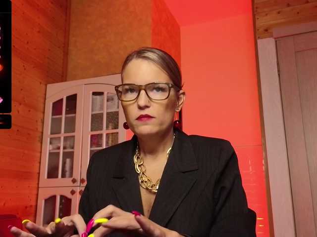 sweeteve050's BongaCams show and profile