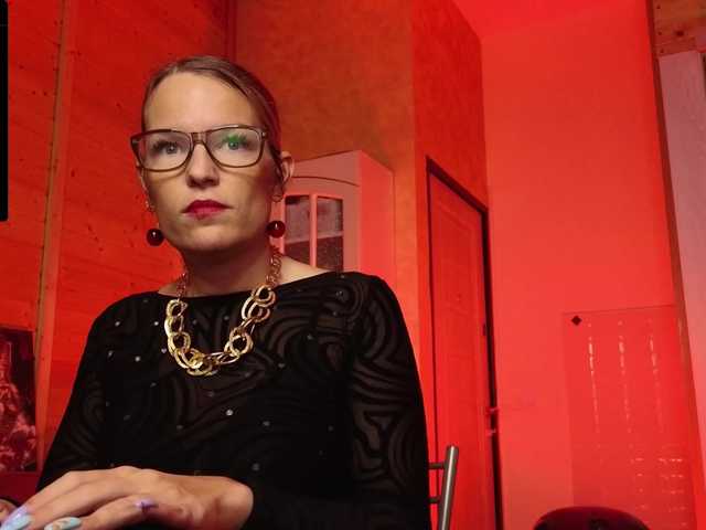 sweeteve050's BongaCams show and profile