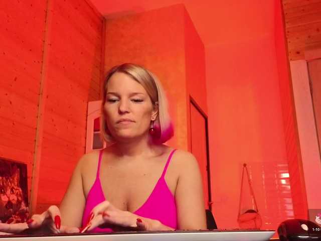 sweeteve050's BongaCams show and profile