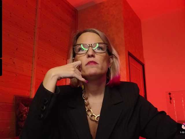 sweeteve050's BongaCams show and profile