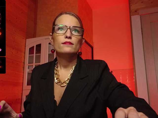 sweeteve050's BongaCams show and profile