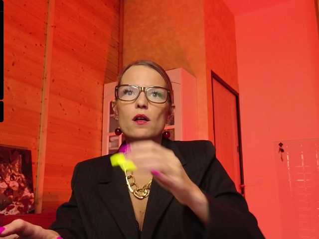 sweeteve050's BongaCams show and profile