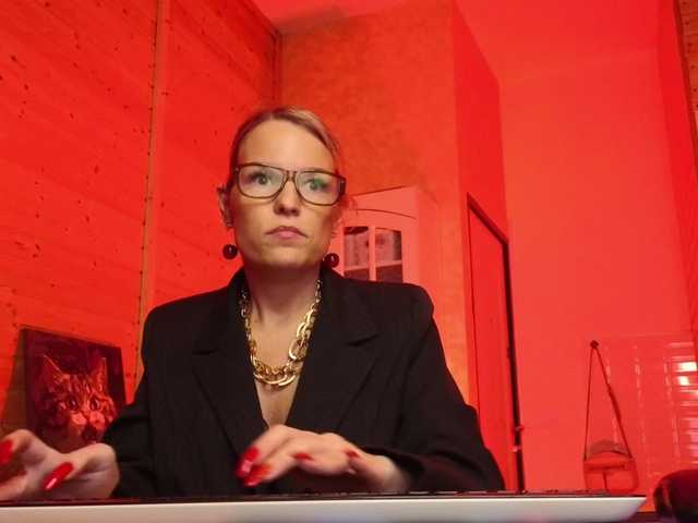 sweeteve050's BongaCams show and profile