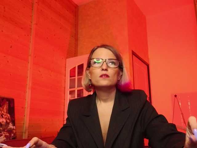 sweeteve050's BongaCams show and profile
