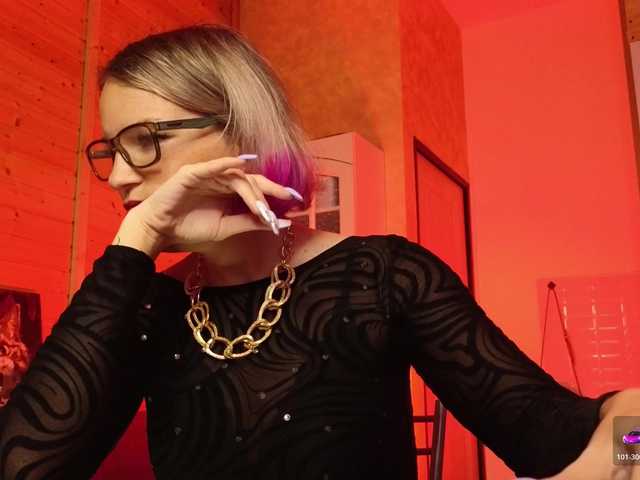 sweeteve050's BongaCams show and profile