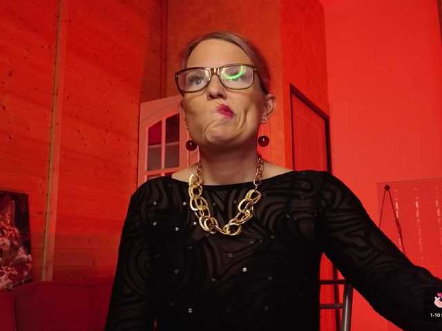 sweeteve050's BongaCams show and profile