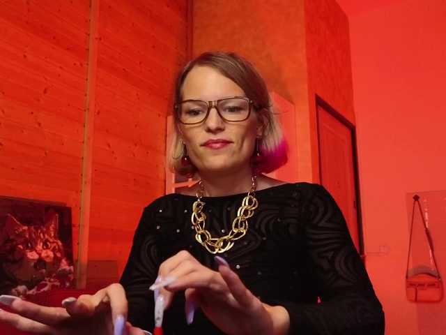 sweeteve050's BongaCams show and profile