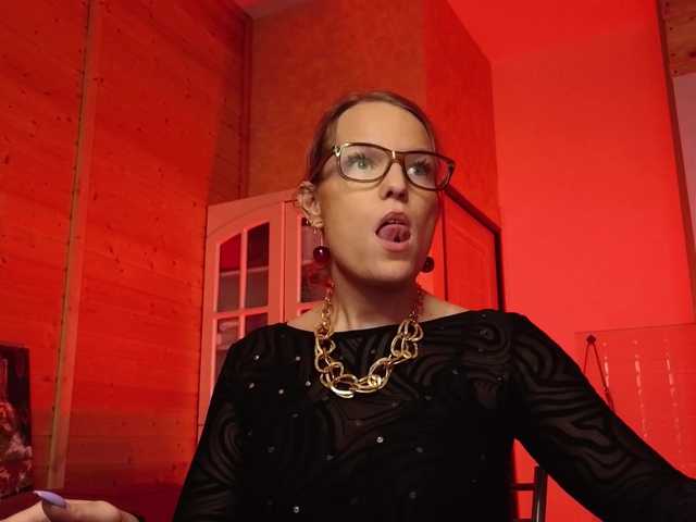 sweeteve050's BongaCams show and profile