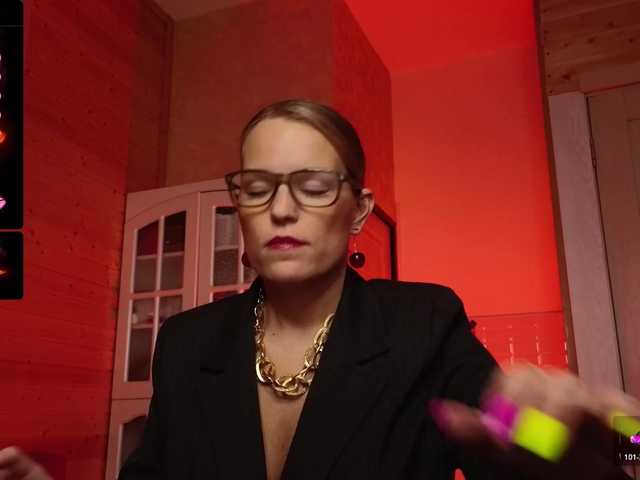 sweeteve050's BongaCams show and profile