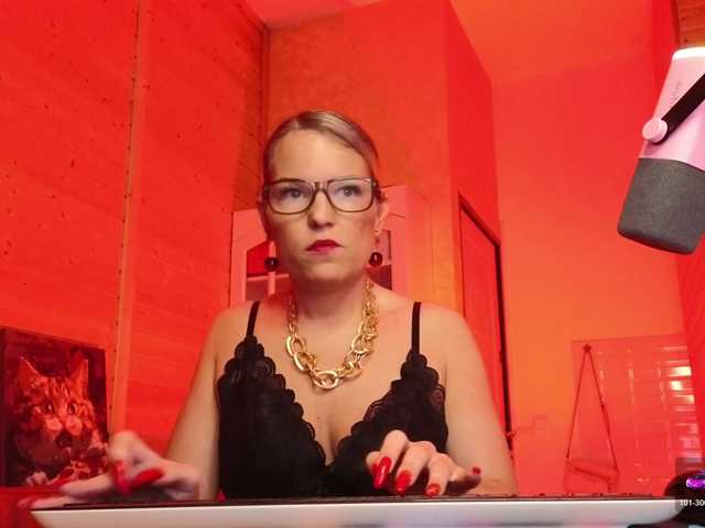 sweeteve050's BongaCams show and profile