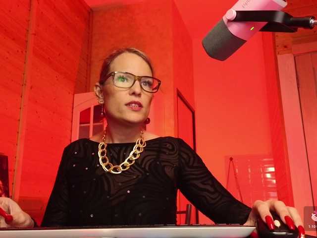 sweeteve050's BongaCams show and profile