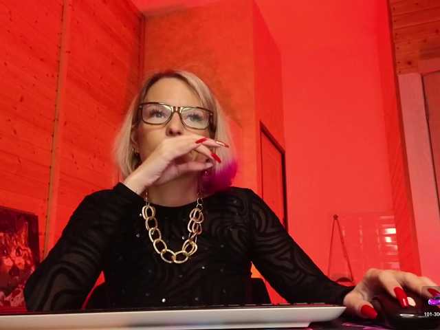 sweeteve050's BongaCams show and profile