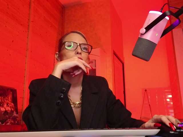 Findom_Lady_Shine webcam