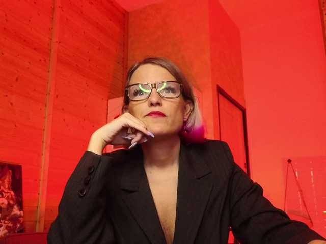 sweeteve050 live cam