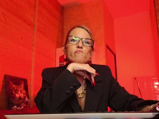 sweeteve050's BongaCams show and profile