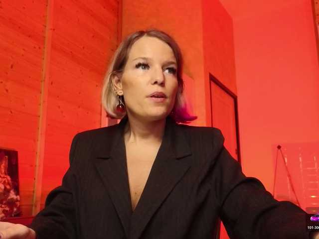 sweeteve050's BongaCams show and profile